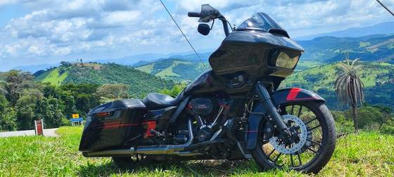 HARLEY-DAVIDSON CVO ROAD GLIDE HARLEY-DAVIDSON CVO ROAD GLIDE
